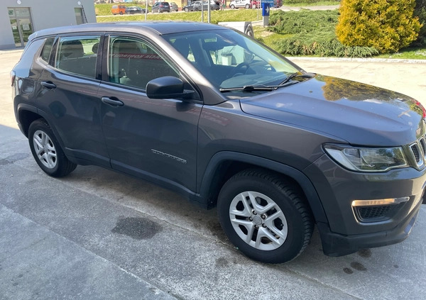 Jeep Compass cena 62900 przebieg: 85000, rok produkcji 2017 z Miejska Górka małe 277